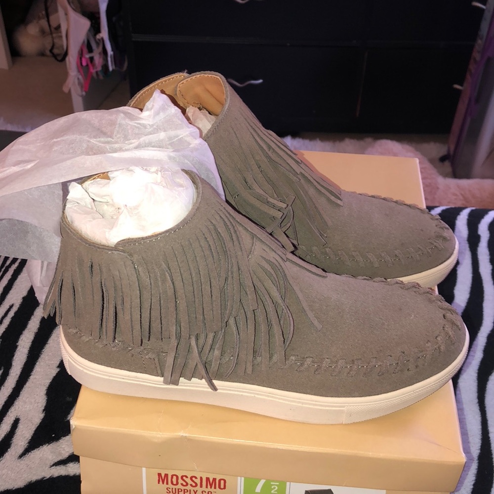 Womens shoes. Never worn